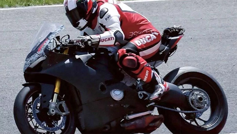 2017_DUCATI V4