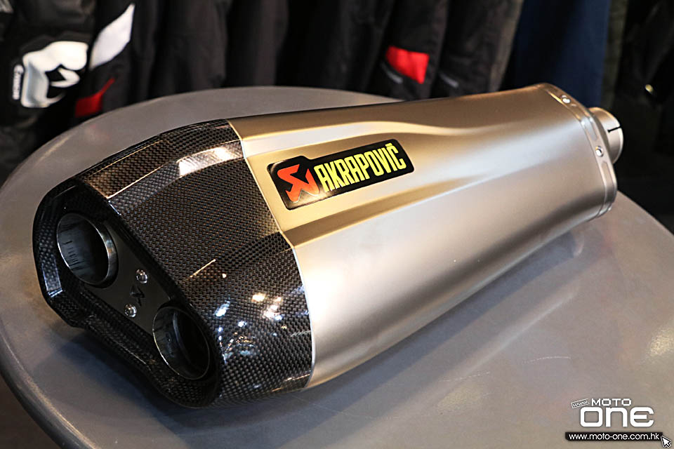 2017 AKRAPOVIC T-MAX