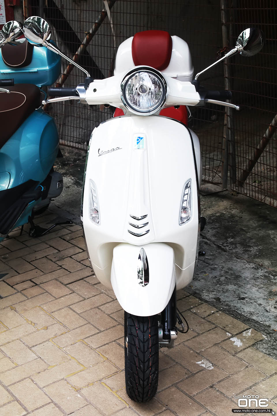 MY16 Vespa Primavera 150