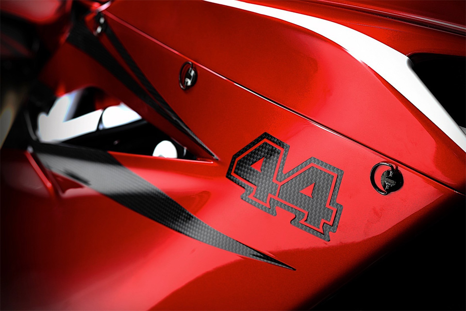 2017_mv agusta F4 Lewis Hamilton