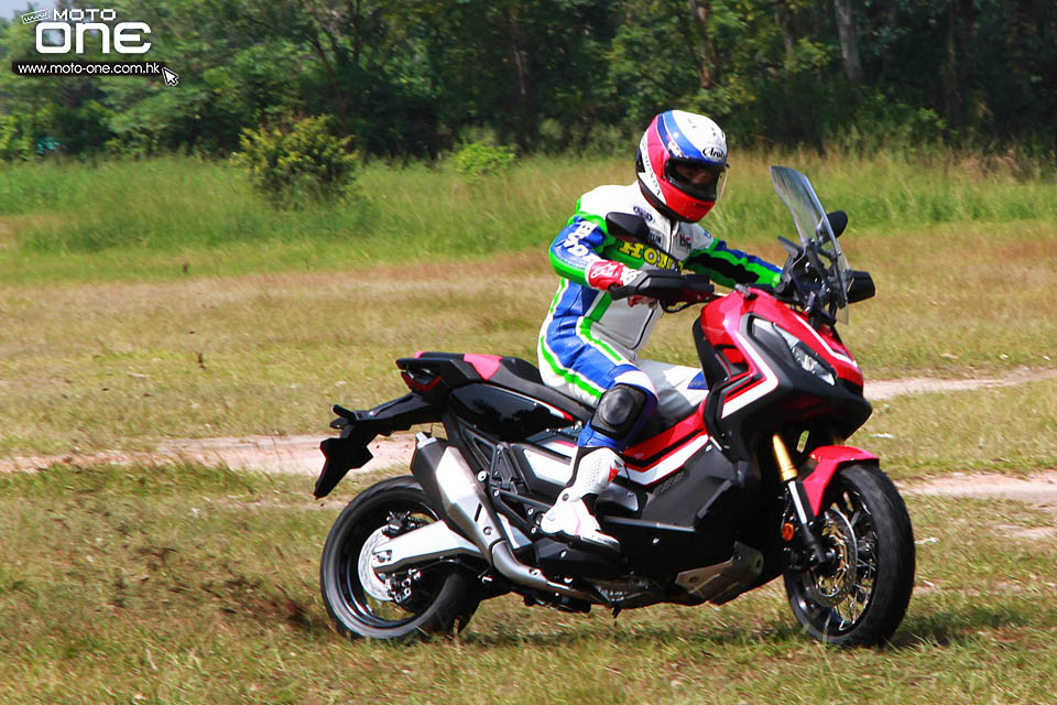 2017 HONDA X-ADV TEST