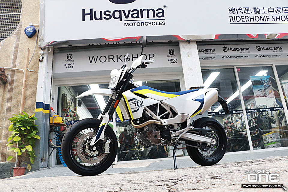 2017 HUSQVARNA 701 SUPERMOTO