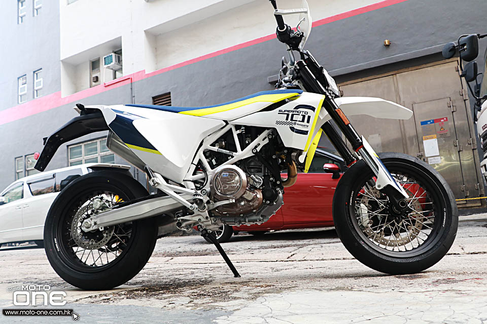 2017 HUSQVARNA 701 SUPERMOTO