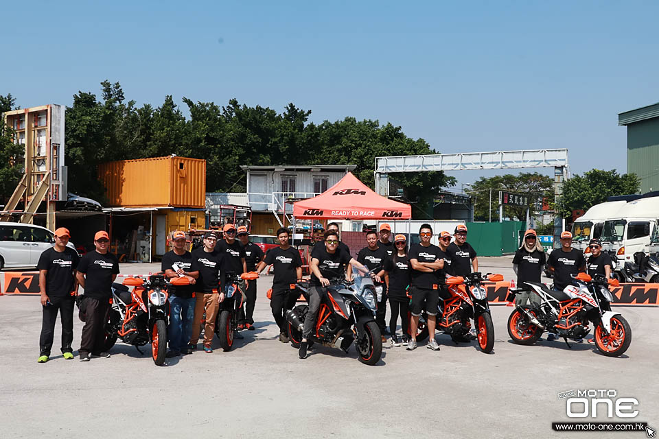 2017 KTM DUKEHANA DAY