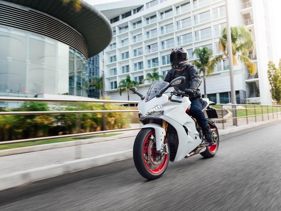 2017 DUCATI SUPERSPORT TEST DAY