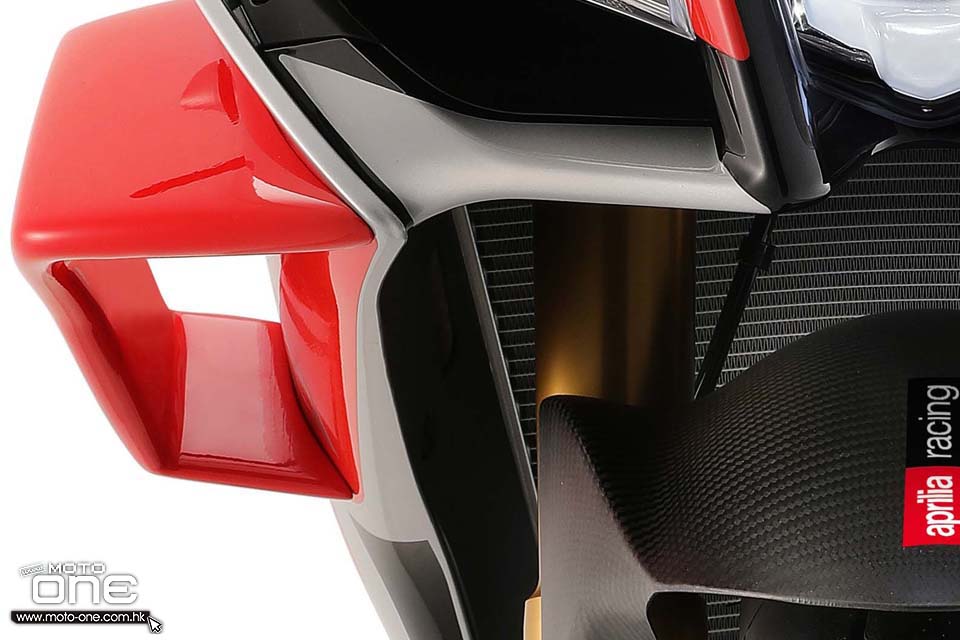 2018 Aprilia RSV4 R FW GP winglet