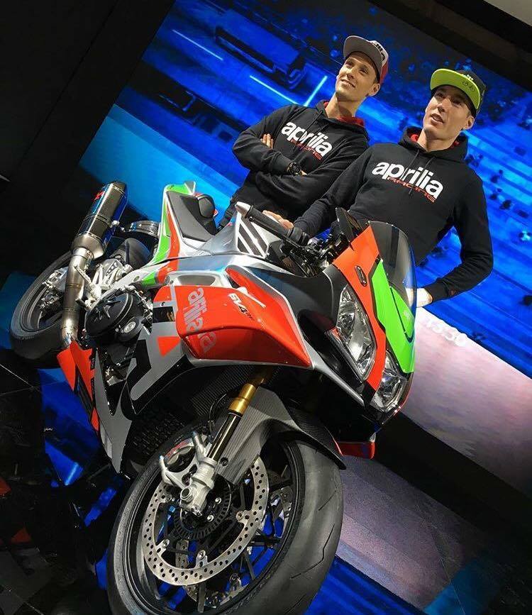 2018 Aprilia RSV4 R FW GP winglet