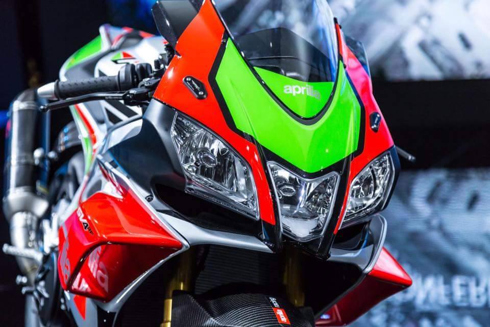 2018 Aprilia RSV4 R FW GP winglet