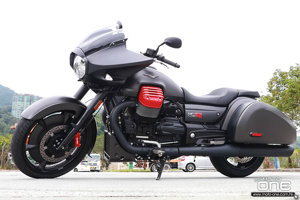 2018 MOTO GUZZI MGX-21