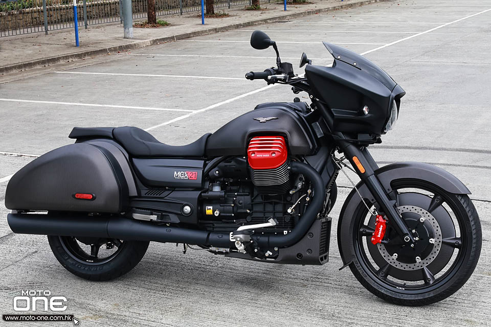 2018 MOTO GUZZI MGX-21