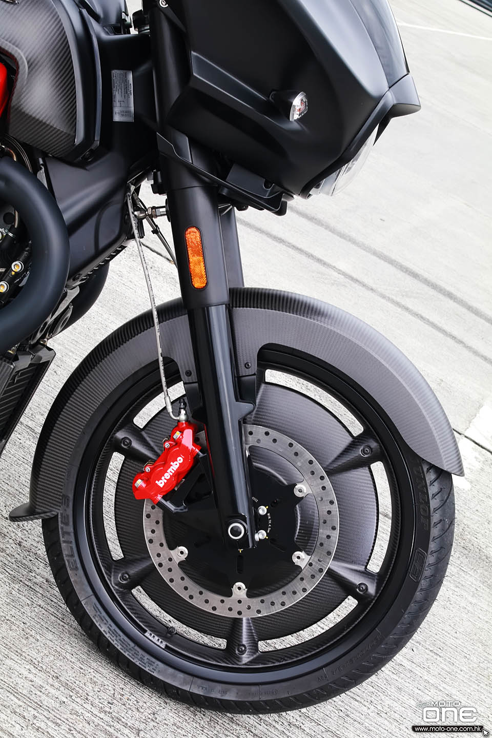 2018 MOTO GUZZI MGX-21