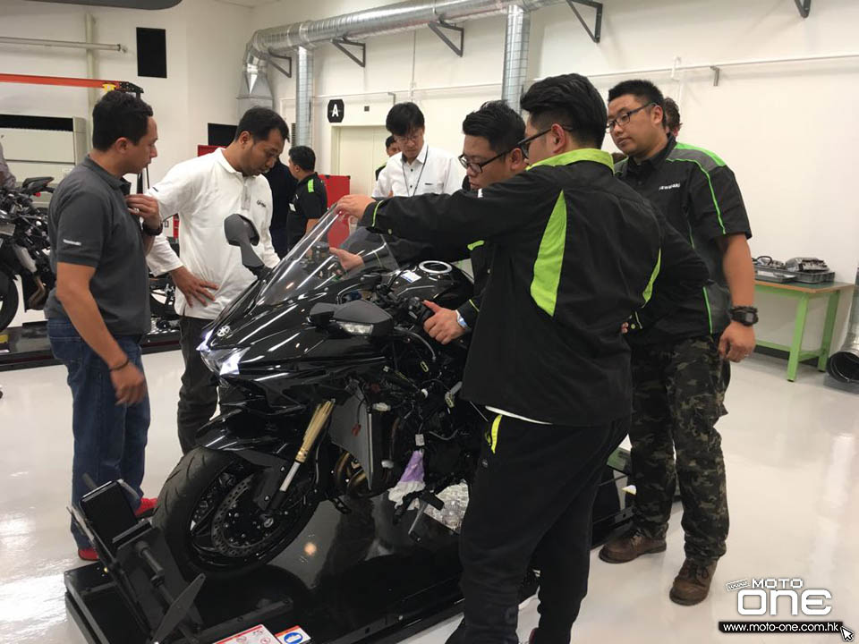 2018 KAWASAKI TRAINING COURSE