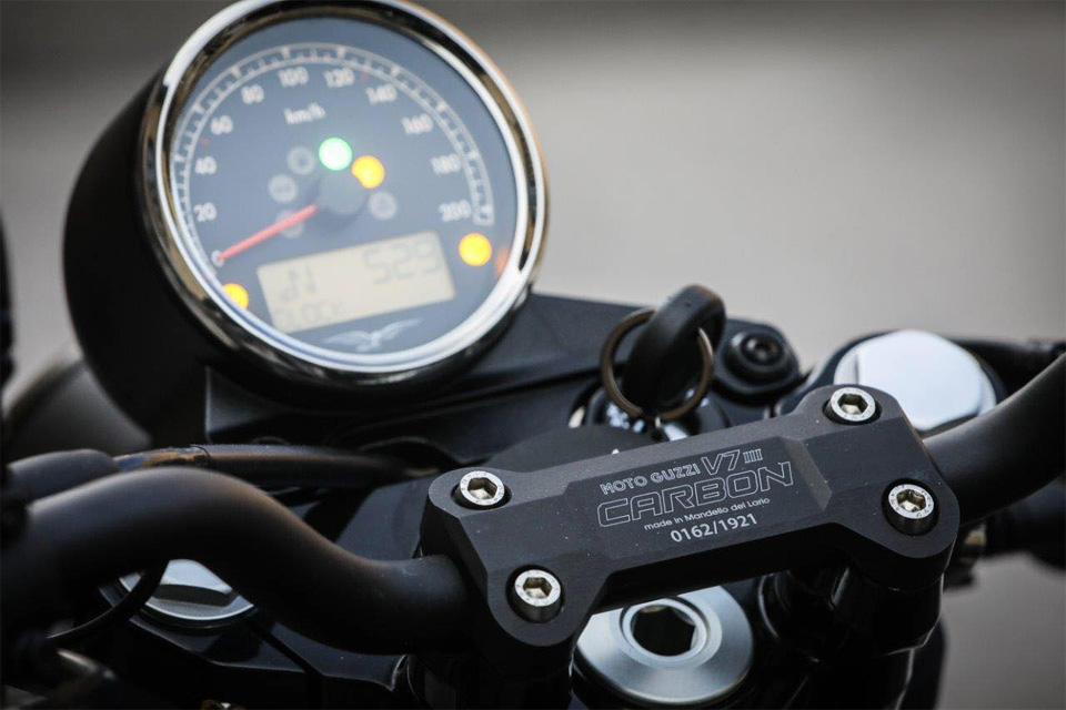 2018 MOTO GUZZI V7 III CARBON