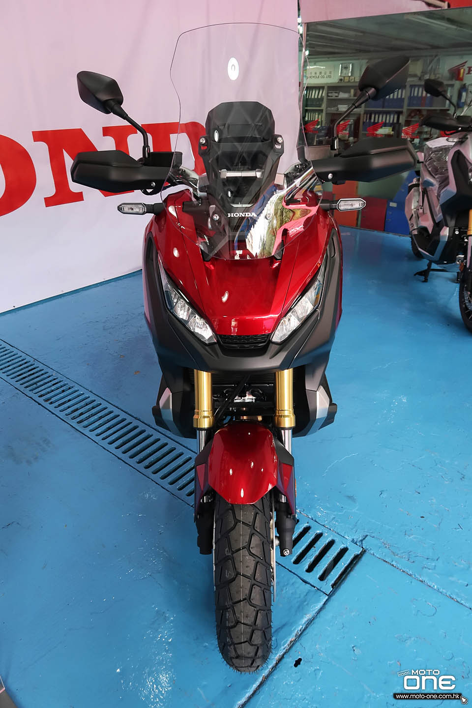2018 HONDA X-ADV 750 Rebel 500