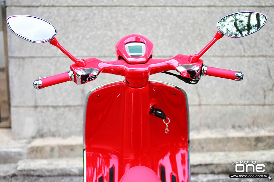 2018 VESPA 946 RED