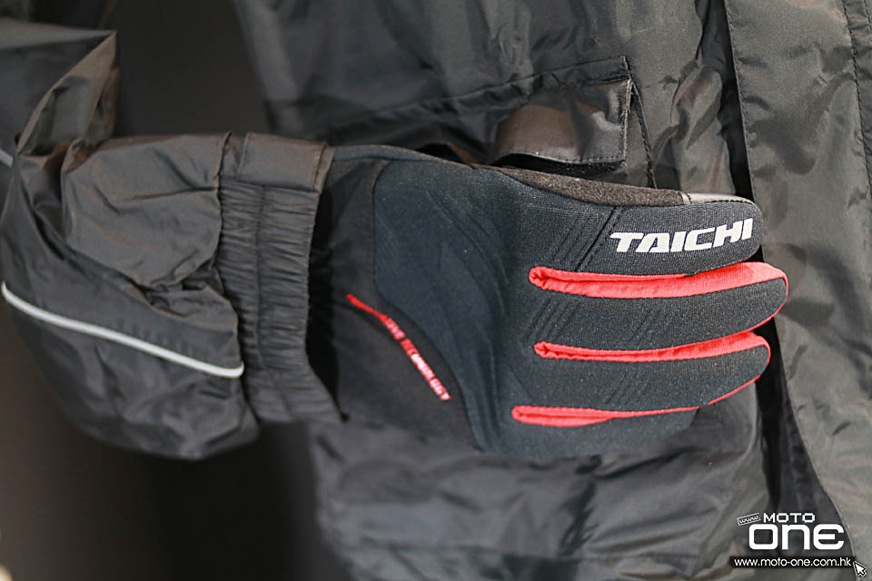 2018 RS-TAICHI RAIN SUITS & GOLVE