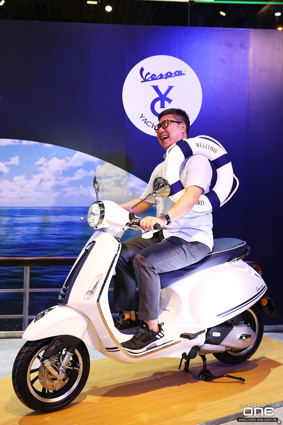2019 VESPA GTS300 & PRIMAVERA 150 YACHT CLUB