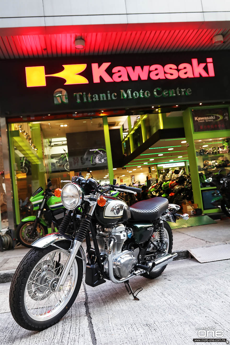 2018 KAWASAKI W800