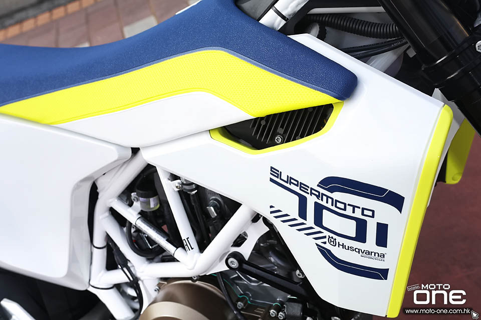 2019 HUSQVARNA 701 SUPERMOTO