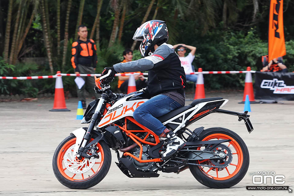 2018 KTM DUKEHANA