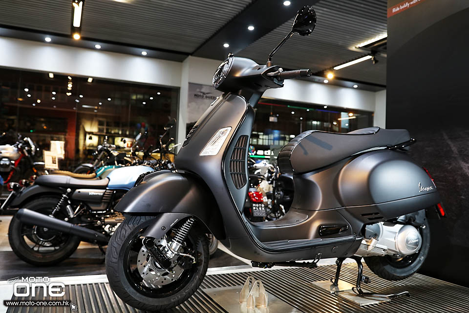 2019 VESPA GTS300 NOTTE