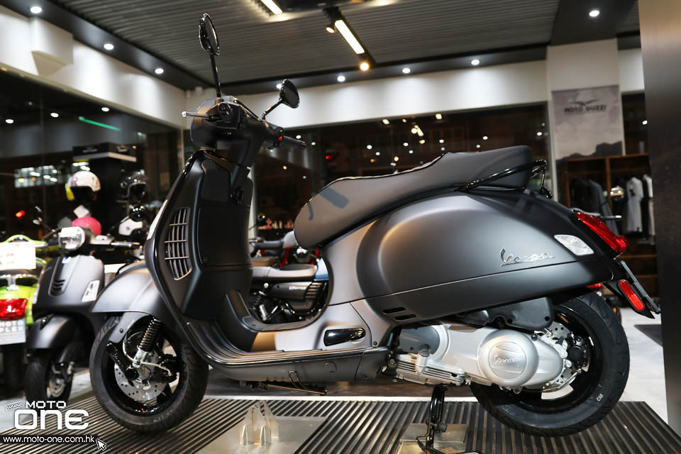 2019 VESPA GTS300 NOTTE