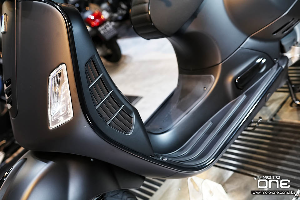 2019 VESPA GTS300 NOTTE