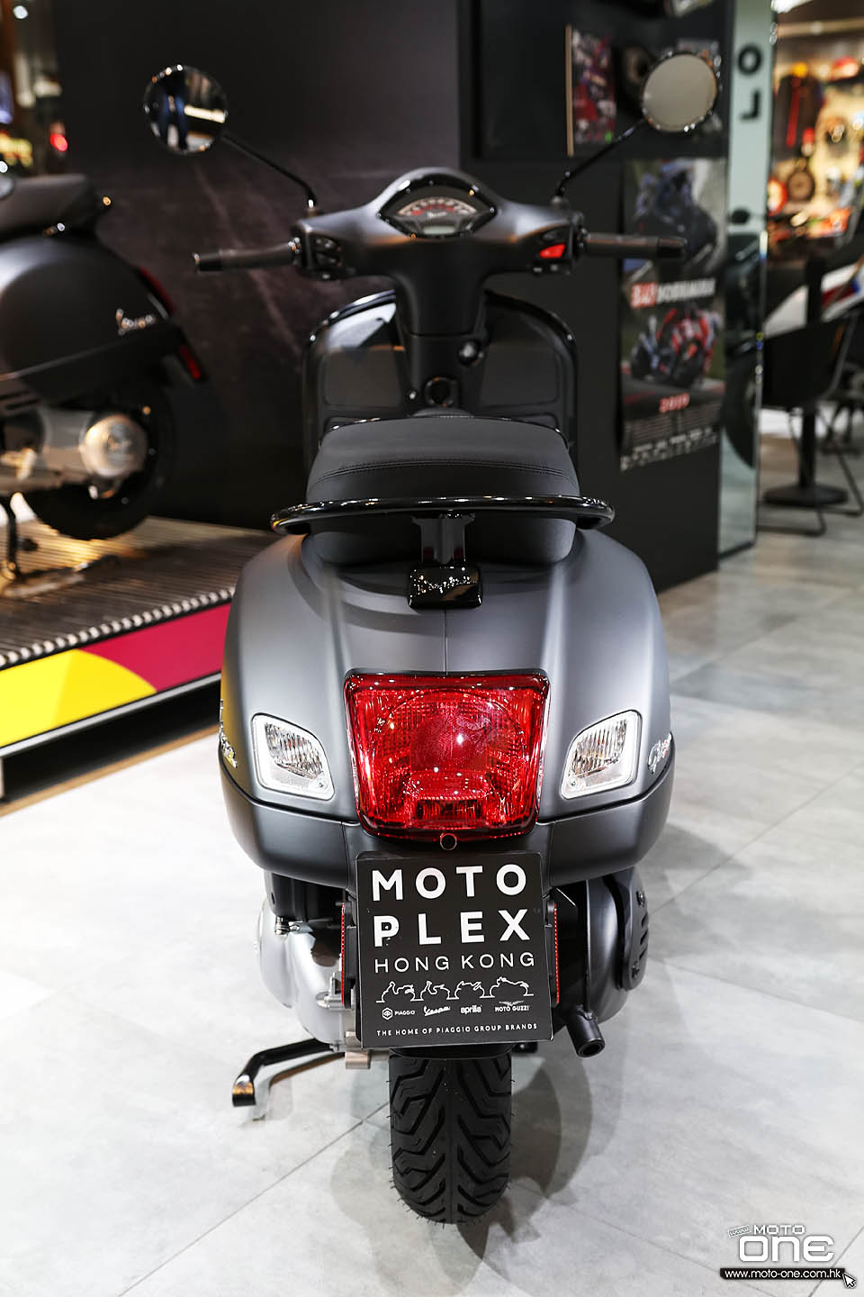 2019 VESPA GTS300 NOTTE