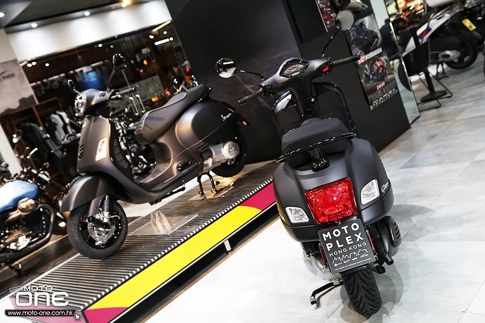 2019 VESPA GTS300 NOTTE