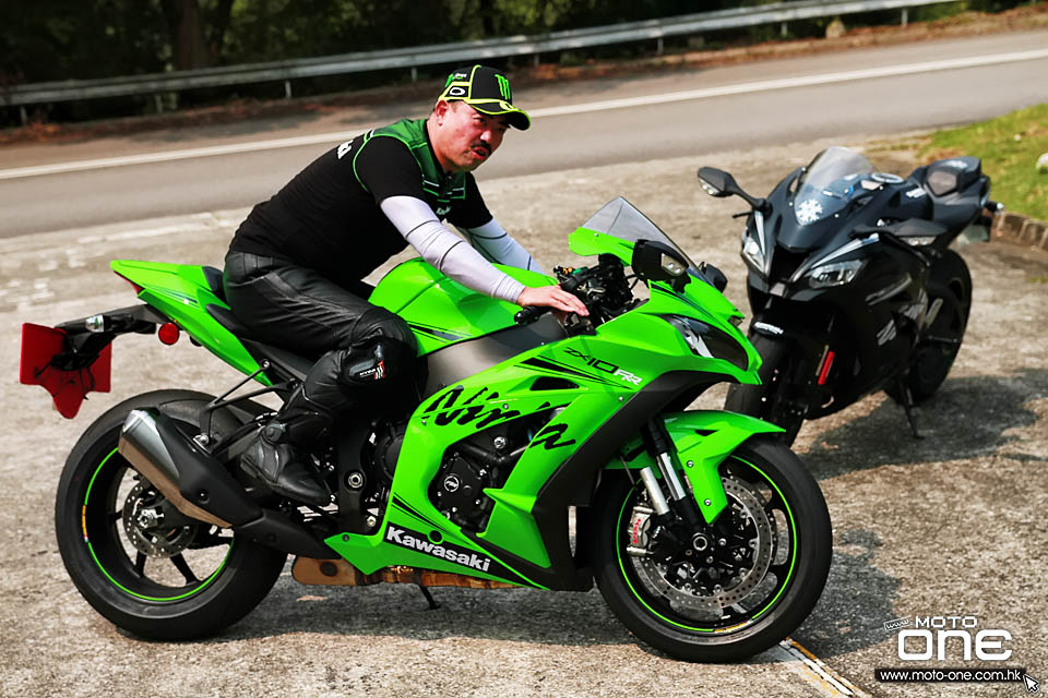 2019 KAWASAKI ZX-10RR TEST