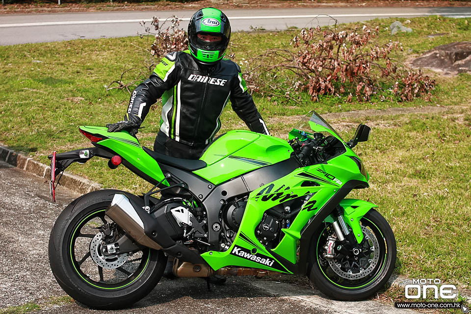 2019 KAWASAKI ZX-10RR TEST