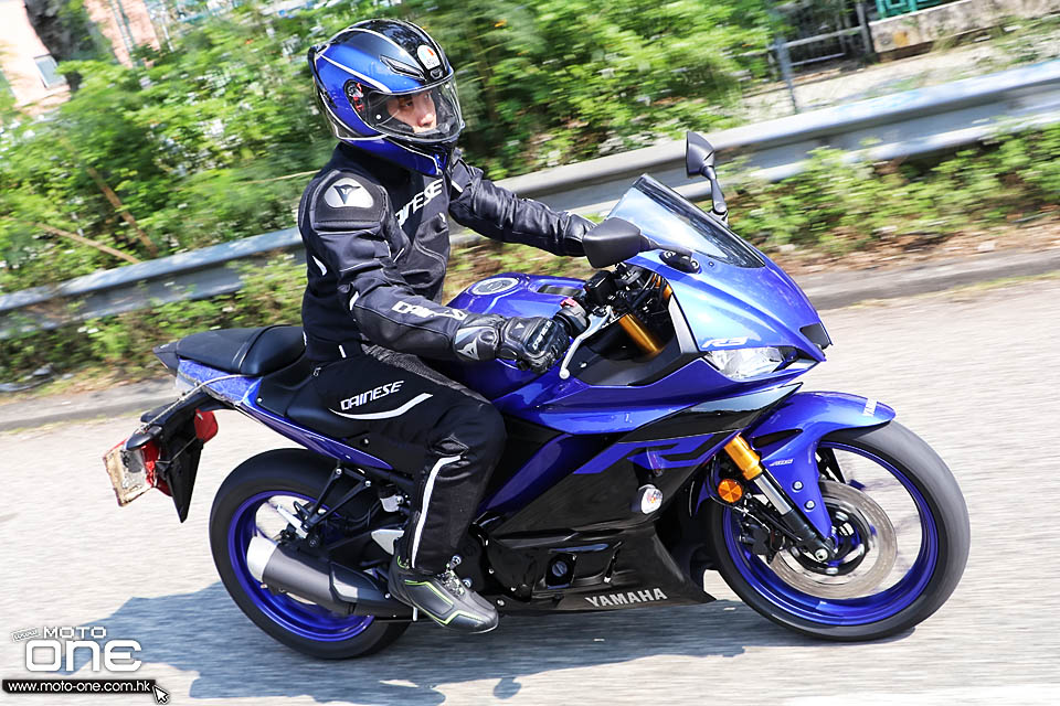 2019 YAMAHA YZF R3 TEST