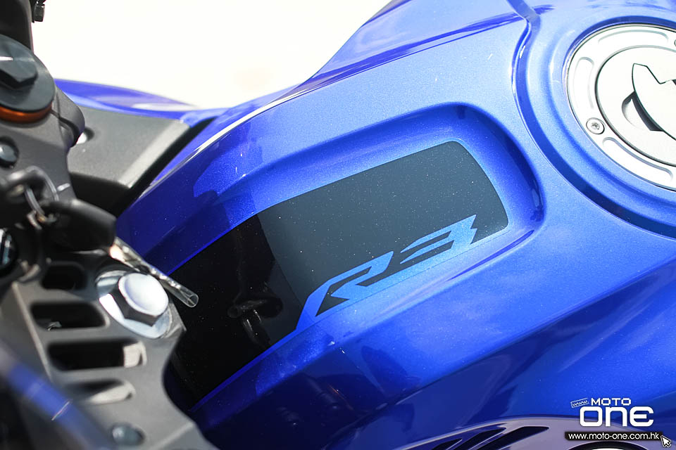 2019 YAMAHA YZF R3 TEST