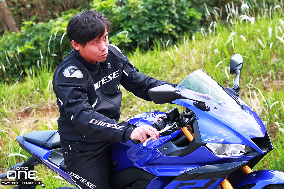 2019 YAMAHA YZF R3 TEST