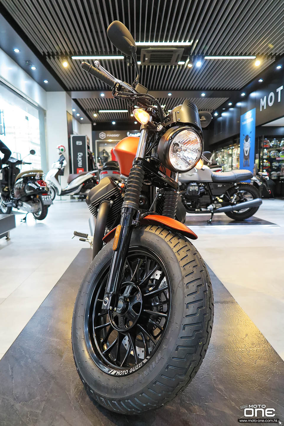 2019 MOTO GUZZI V9 BOBBER SPORT