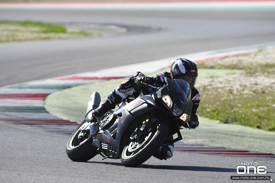 aprilia rsv4 1100 factory