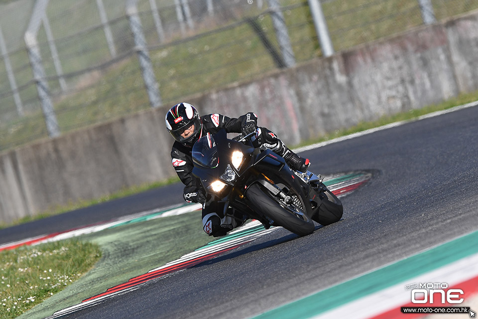 aprilia rsv4 1100 factory