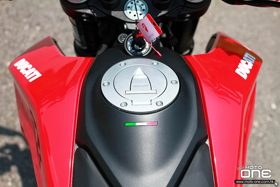 2019 DUCATI HYPERMOTARD 950