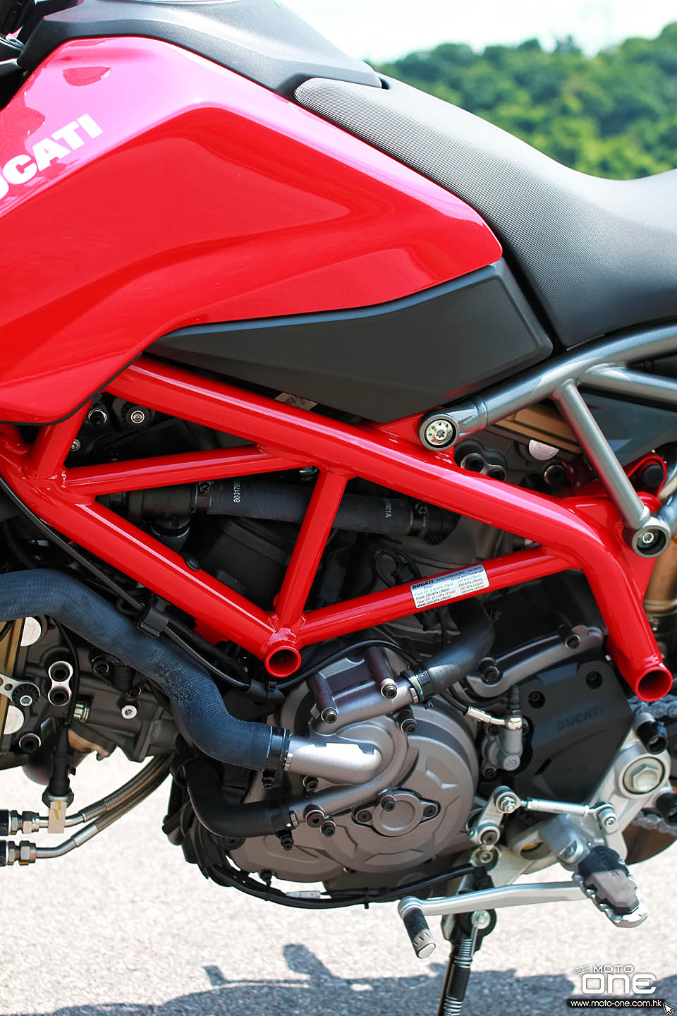 2019 DUCATI HYPERMOTARD 950