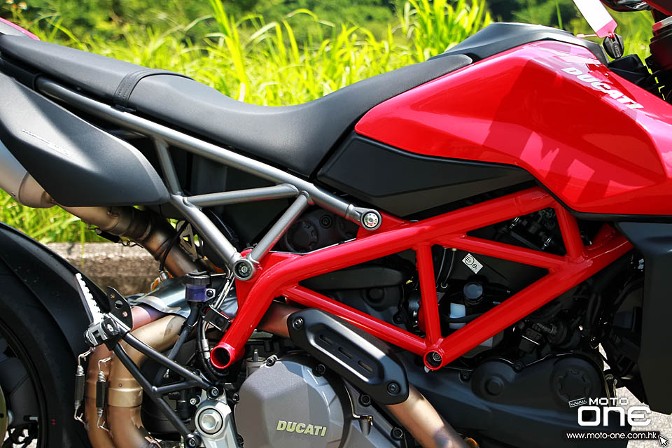 2019 DUCATI HYPERMOTARD 950