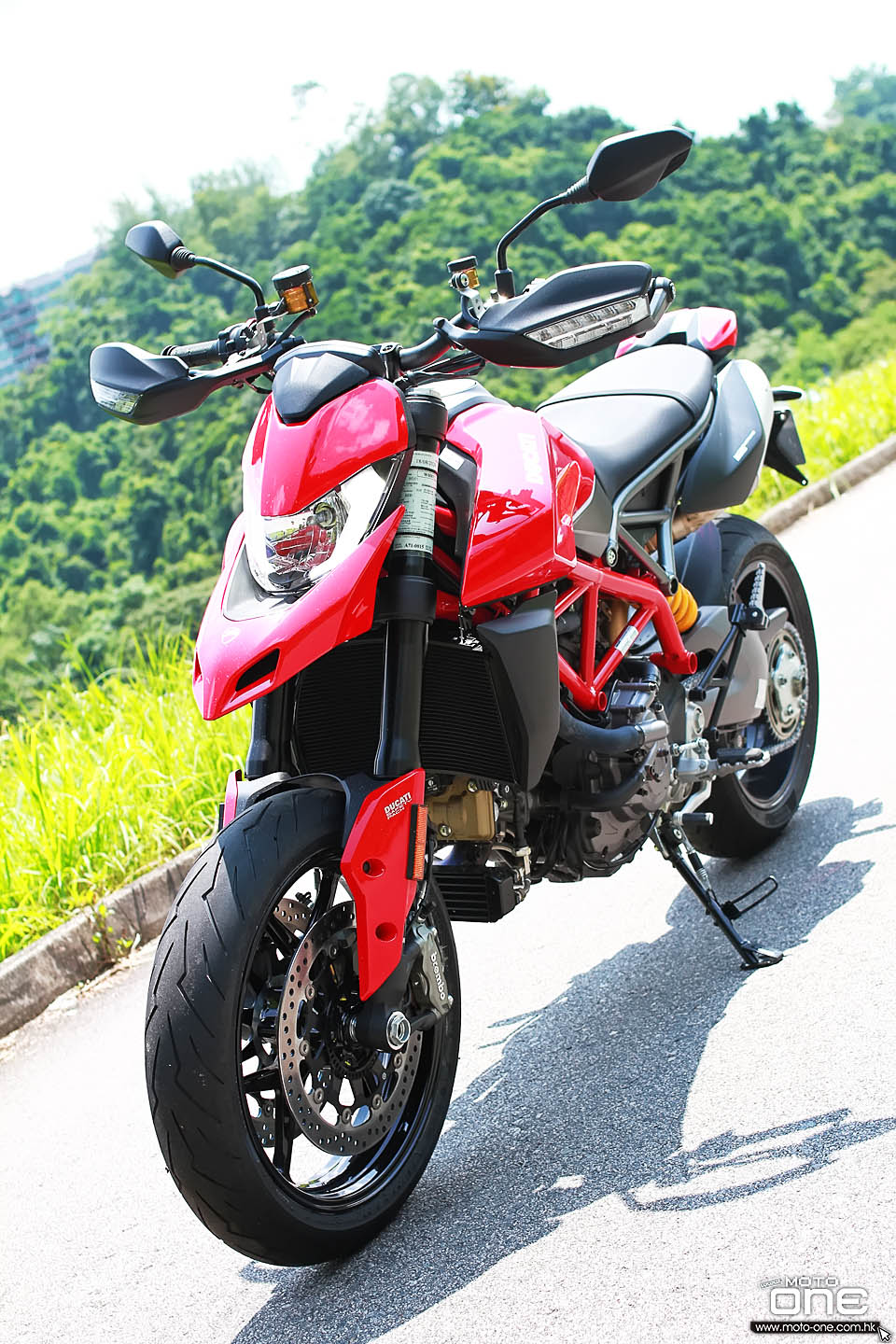 2019 DUCATI HYPERMOTARD 950