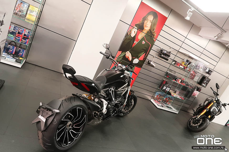 2019 DUCATI SHOWROOM_