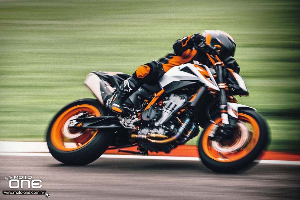 2020 KTM 890 Duke R