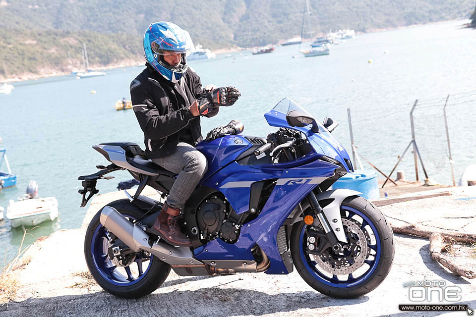 2020 YAMAHA YZF-R1 TEST RIDE