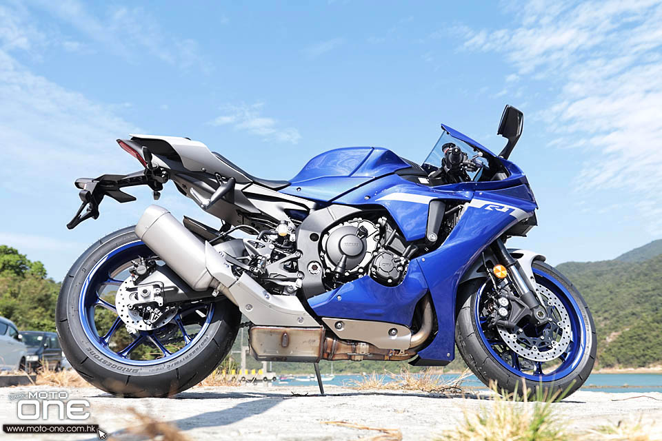 2020 YAMAHA YZF-R1 TEST RIDE