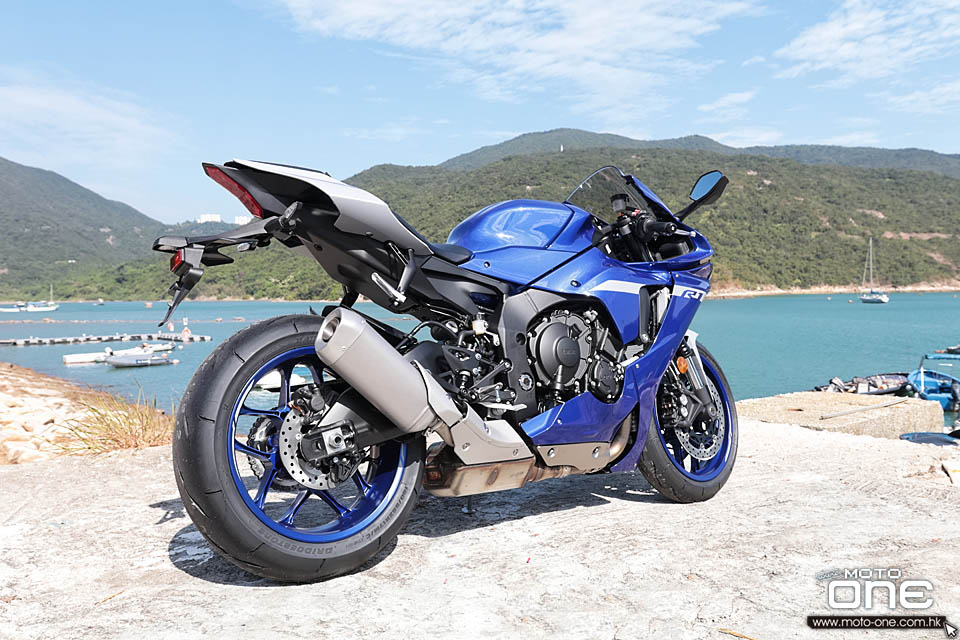 2020 YAMAHA YZF-R1 TEST RIDE