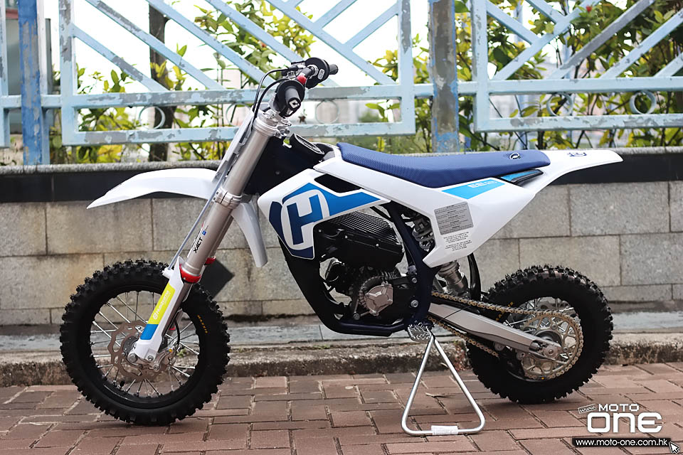 2020 HUSQVARNA EE5