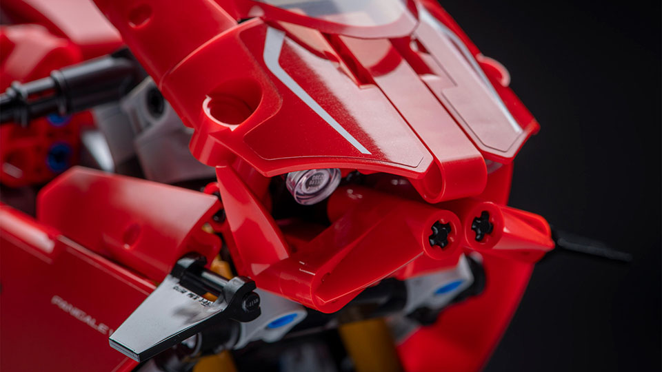 2020_Ducati Panigale V4 R LEGO