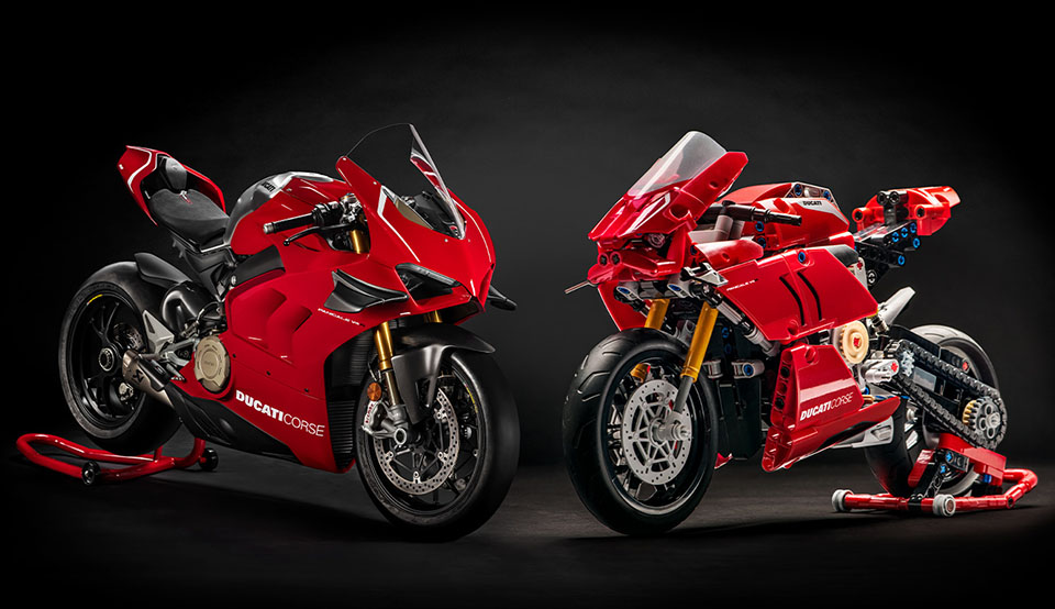 2020_Ducati Panigale V4 R LEGO