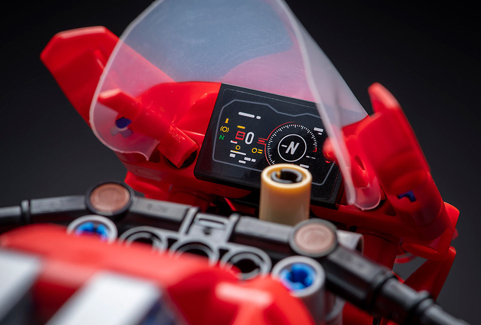 2020_Ducati Panigale V4 R LEGO